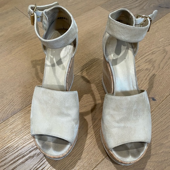 Stuart WEITZMAN taupe suede cork wedges - Picture 2 of 4